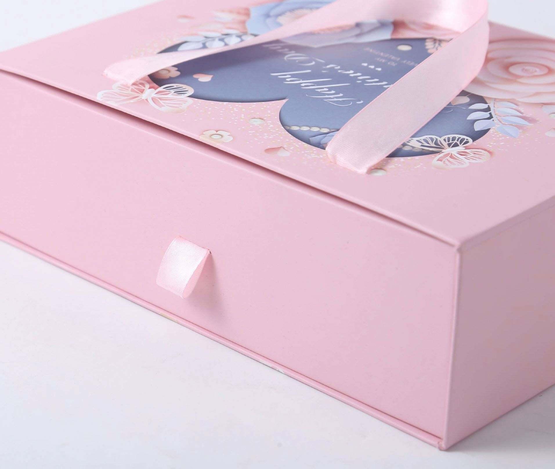 Wholesale Pink Valentine's Day Gift Packaging Box Girl Heart Rectangle Gift Drawer Box With Handle Cardboard Gift Packaging Box - Image 5
